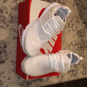 White mens nike! Great condition!